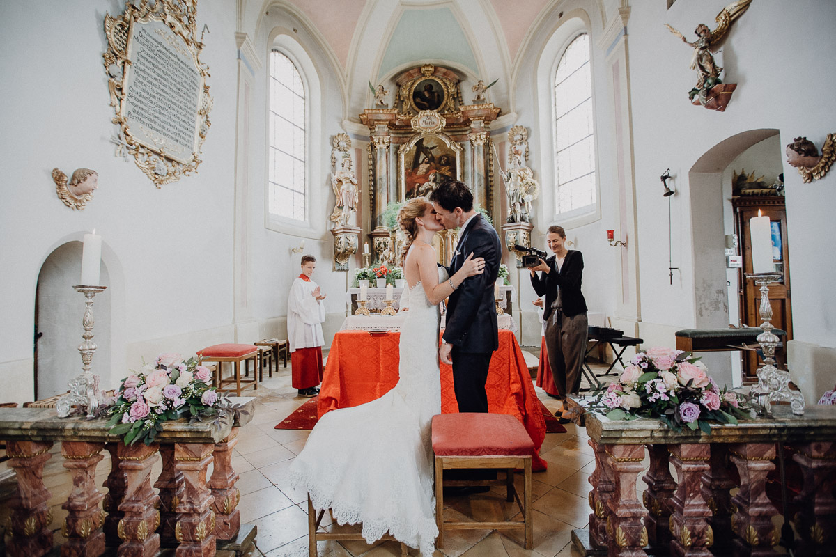 Hochzeitsreportage, Trauung, St. Georg Hohenschäftlarn Bayern, https://www.hochzeitsfotografin-muenchen.eu/