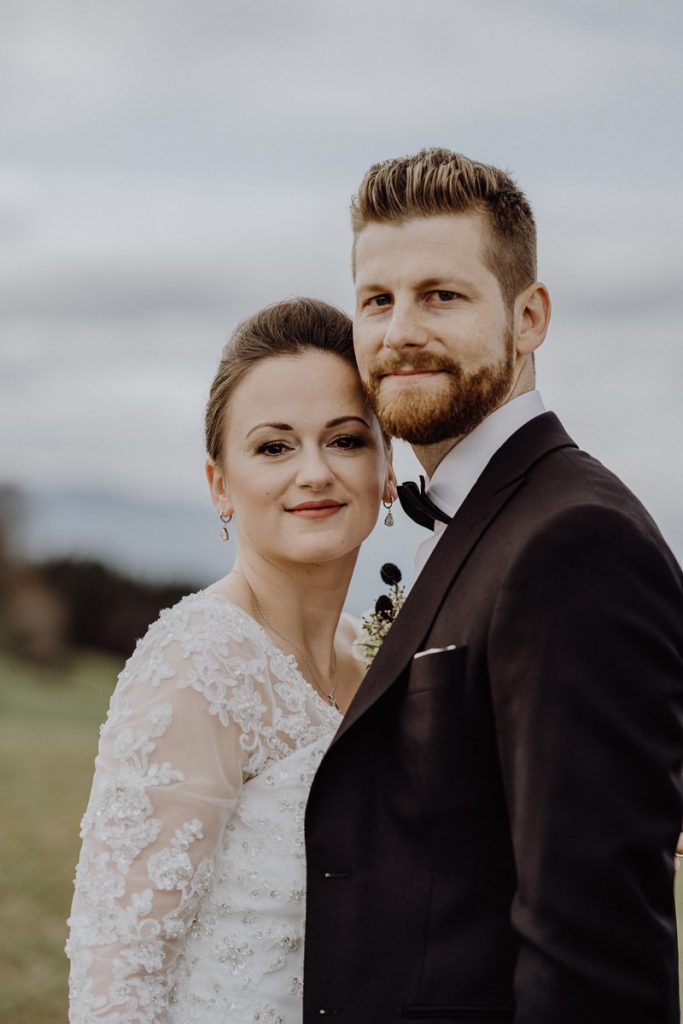 Hochzeitsfotoshooting, Paarshooting, Kapelle Samerberg, Samerberg, https://www.hochzeitsfotografin-muenchen.eu/