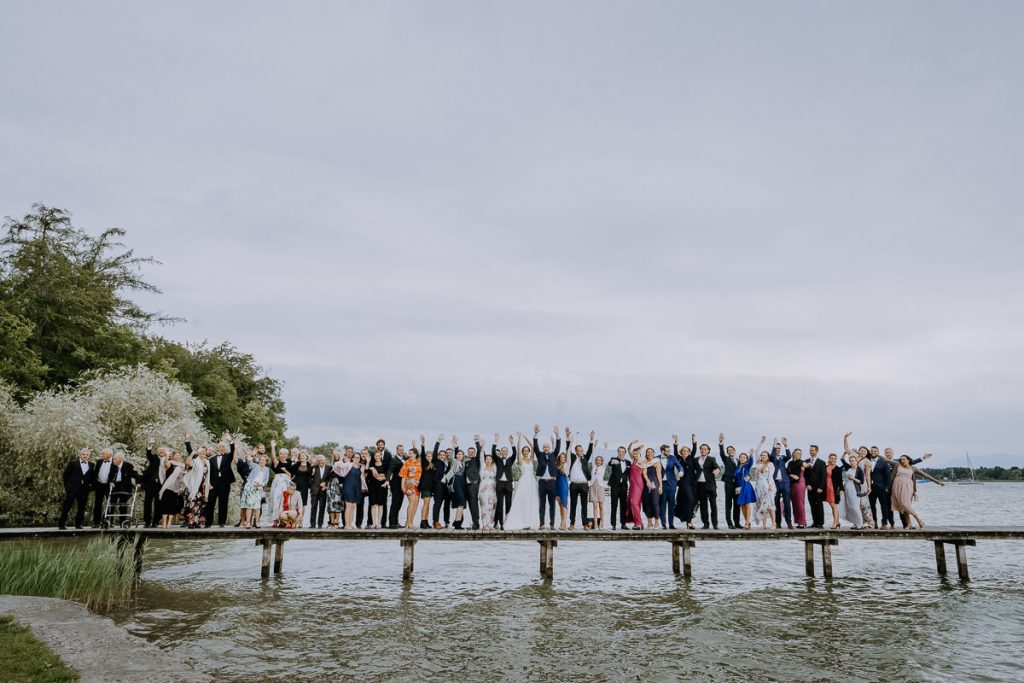 Hochzeitsreportage, Gruppenfoto, Zum kleinen Seehaus, Münsing, Starnberger See