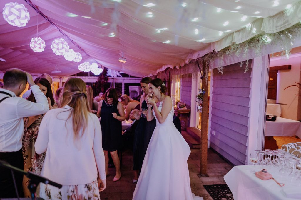 Hochzeitsreportage, Hochzeitstanz, Zum kleinen Seehaus, Münsing, Starnberger See