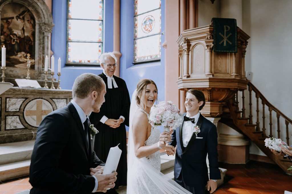 Hochzeitsreportage, Trauung, Christuskirche, Tegernsee, https://www.hochzeitsfotografin-muenchen.eu/