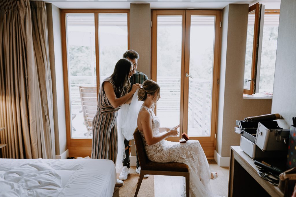 Hochzeitsreportage, getting ready, Vorbereitung, Seehotel Überfahrt, Rottach-Egern, https://www.hochzeitsfotografin-muenchen.eu/