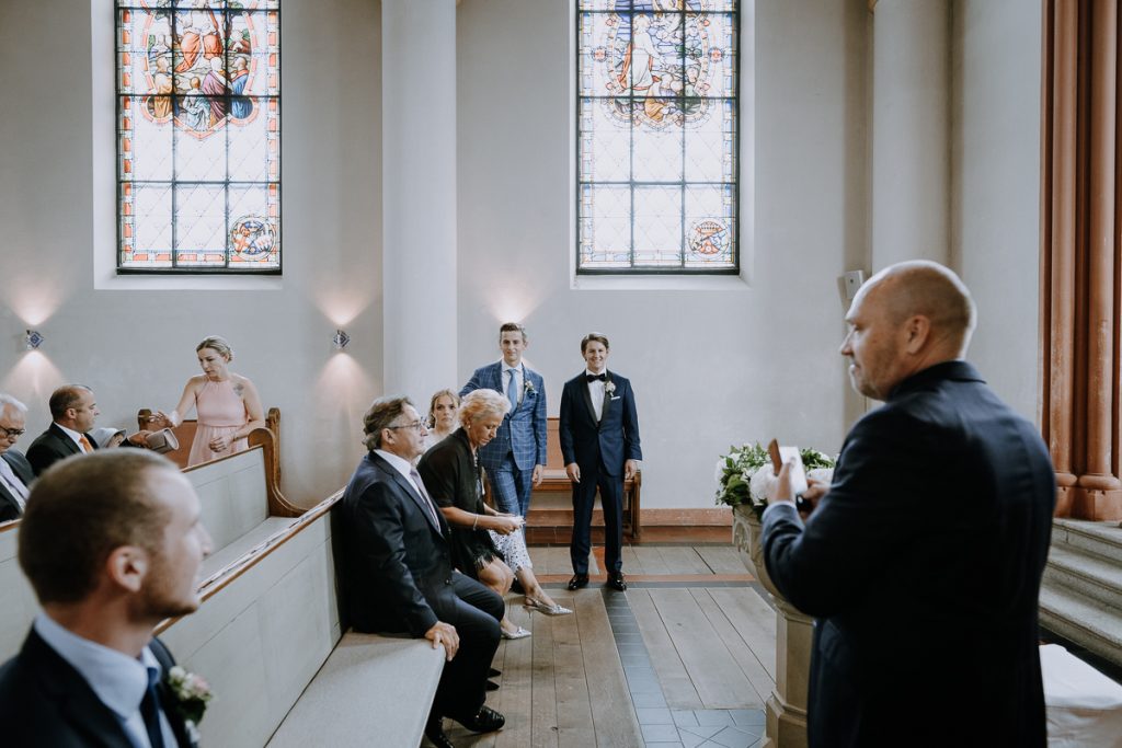 Hochzeitsreportage, Trauung, Christuskirche, Tegernsee, https://www.hochzeitsfotografin-muenchen.eu/