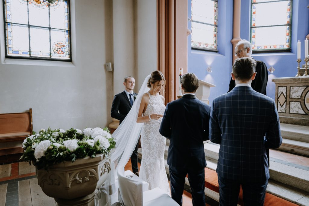 Hochzeitsreportage, Trauung, Christuskirche, Tegernsee, https://www.hochzeitsfotografin-muenchen.eu/