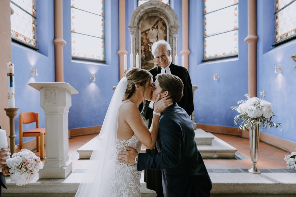 Hochzeitsreportage, Trauung, Christuskirche, Tegernsee, https://www.hochzeitsfotografin-muenchen.eu/