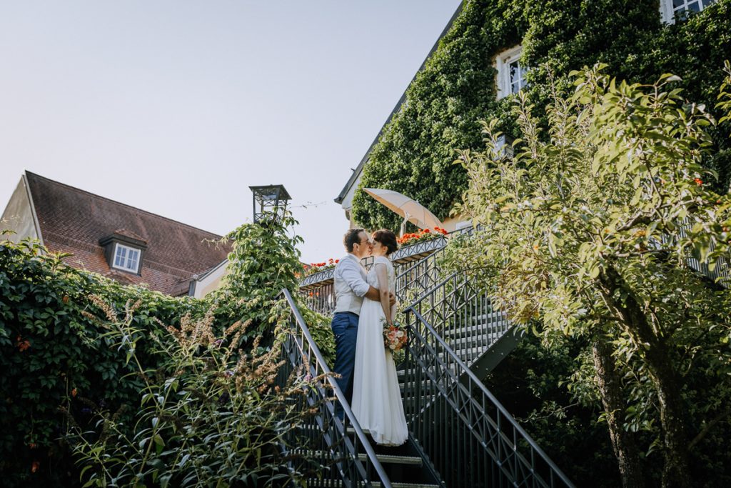 Hochzeitsreportage, Paarshooting, Gutsgasthof Stangl, Vaterstetten, https://www.hochzeitsfotografin-muenchen.eu/