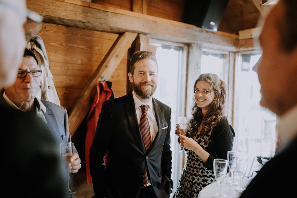 Hochzeitsreportage, Sektempfang, Insel Mühle Hotel, München, https://www.hochzeitsfotografin-muenchen.eu/