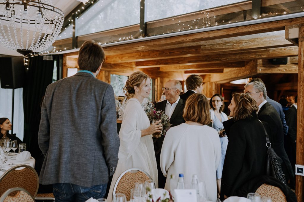 Hochzeitsreportage, Sektempfang, Insel Mühle Hotel, München, https://www.hochzeitsfotografin-muenchen.eu/