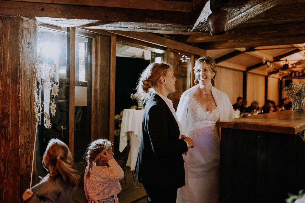 Hochzeitsfeier, Insel Mühle Hotel, München, https://www.hochzeitsfotografin-muenchen.eu/