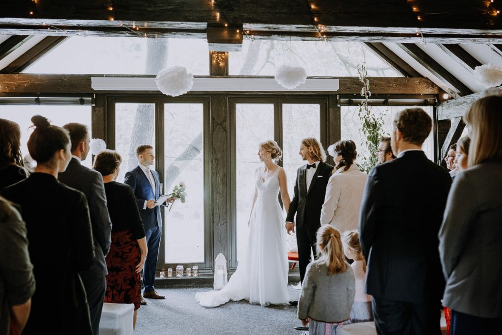 Hochzeitsreportage, freie Trauung, Insel Mühle Hotel, München, https://www.hochzeitsfotografin-muenchen.eu/