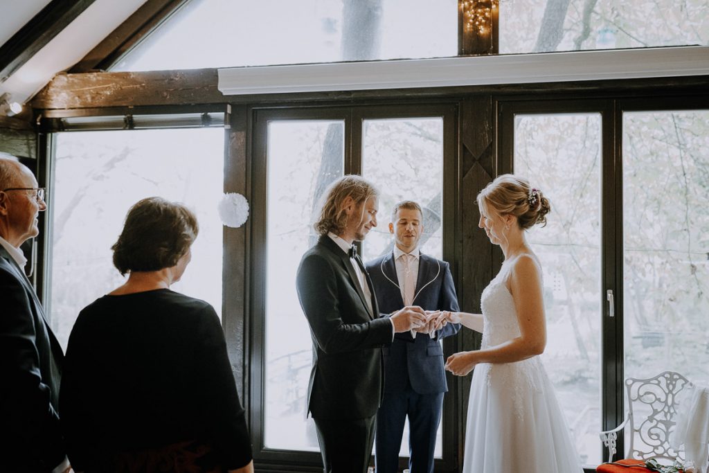 Hochzeitsreportage, freie Trauung, Insel Mühle Hotel, München, https://www.hochzeitsfotografin-muenchen.eu/