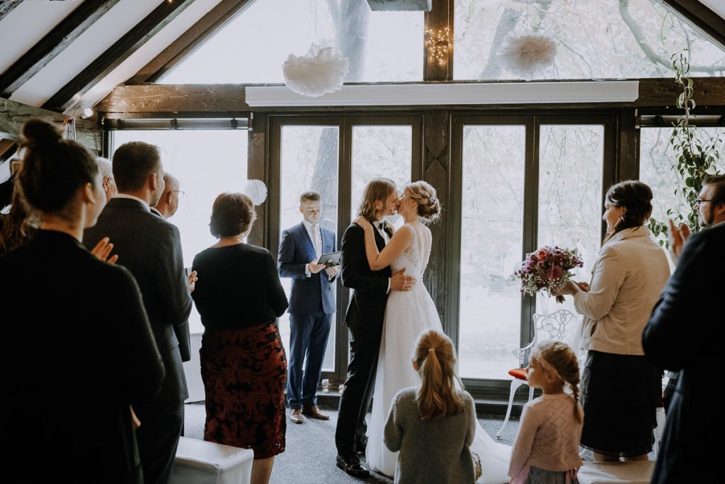Hochzeitsreportage, freie Trauung, Insel Mühle Hotel, München, https://www.hochzeitsfotografin-muenchen.eu/