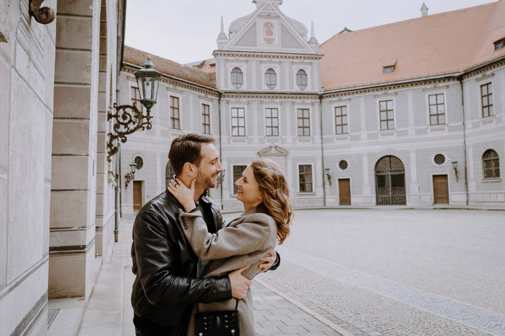 Paarshooting München, Fotoshooting München, Verlobung, engagement photoshoot, Munich, https://www.hochzeitsfotografin-muenchen.eu/