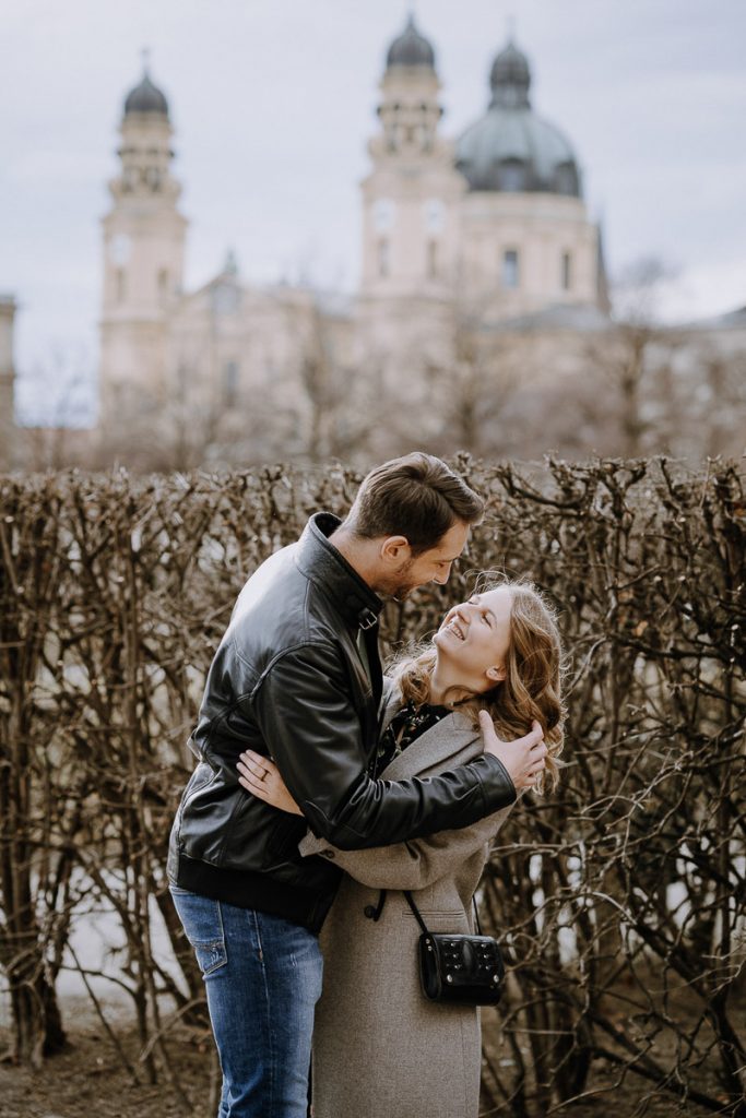 Paarshooting München, Fotoshooting München, Verlobung, engagement photoshoot, Munich, https://www.hochzeitsfotografin-muenchen.eu/