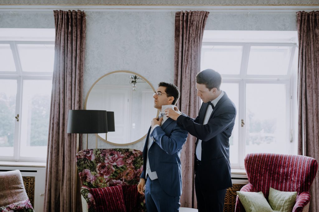 Hochzeitsreportage, Vorbereitung, getting ready, Schloß Höhenried, https://www.hochzeitsfotografin-muenchen.eu/