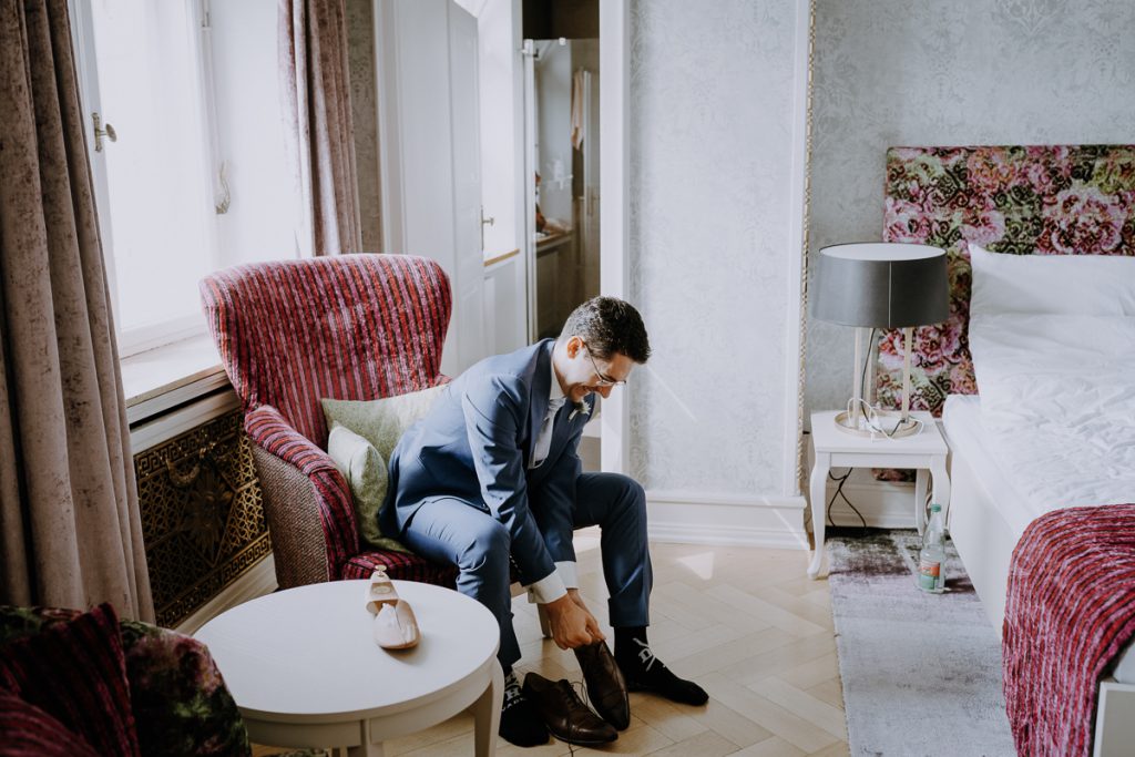 Hochzeitsreportage, Vorbereitung, getting ready, Schloß Höhenried, https://www.hochzeitsfotografin-muenchen.eu/