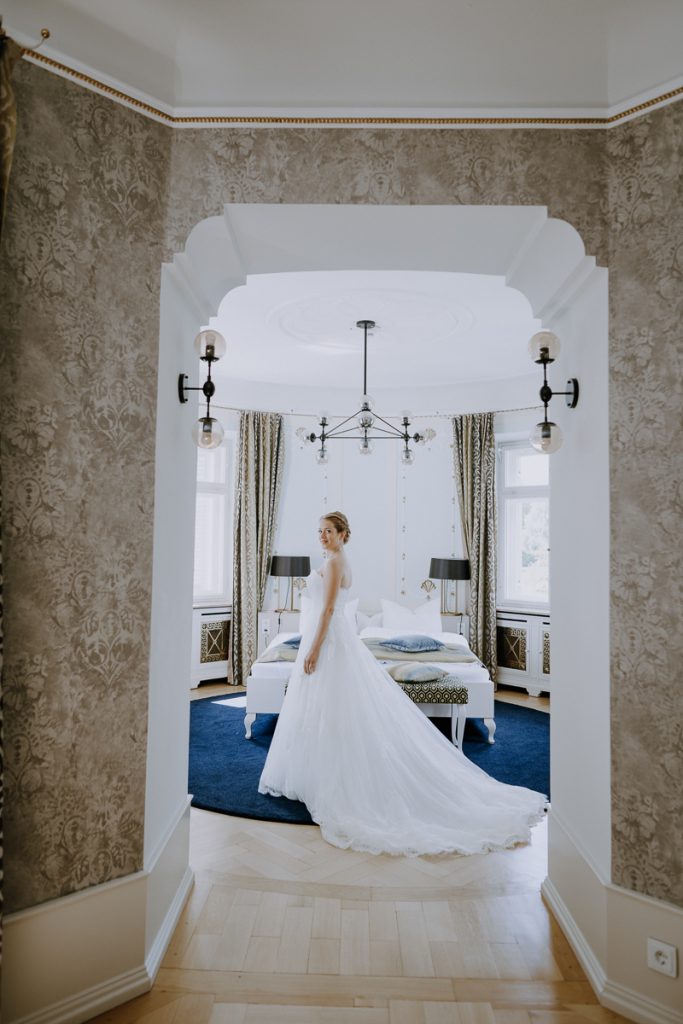 Hochzeitsreportage, Vorbereitung, getting ready, Schloß Höhenried, https://www.hochzeitsfotografin-muenchen.eu/