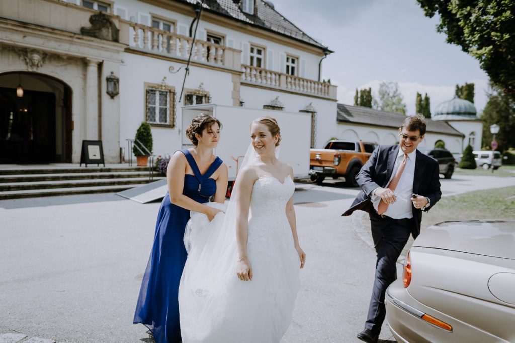 Hochzeitsreportage, Vorbereitung, getting ready, Schloß Höhenried, https://www.hochzeitsfotografin-muenchen.eu/