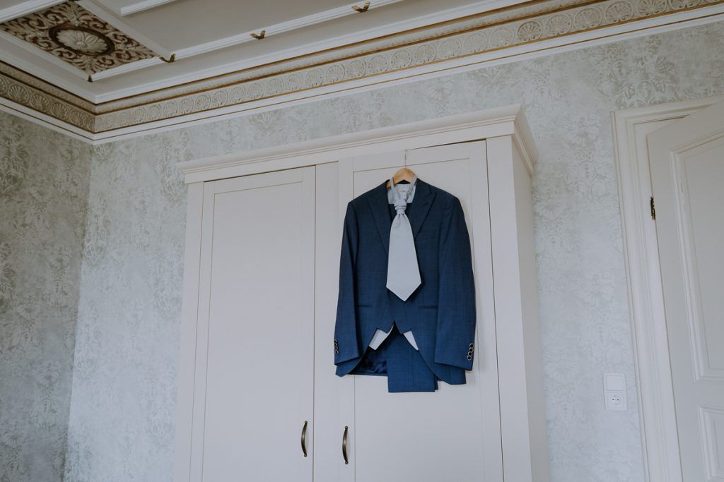 Hochzeitsreportage, Vorbereitung, getting ready, Schloß Höhenried, https://www.hochzeitsfotografin-muenchen.eu/