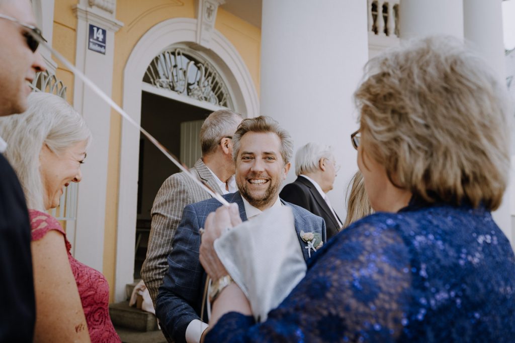 Hochzeitsreportage, Standesamt, Mandlstrasse, Muenchen, https://www.hochzeitsfotografin-muenchen.eu/