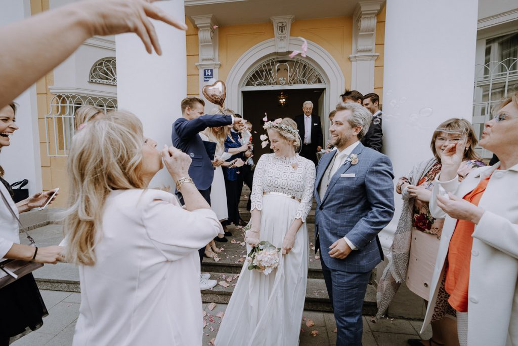 Hochzeitsreportage, Standesamt, Mandlstrasse, Muenchen, https://www.hochzeitsfotografin-muenchen.eu/